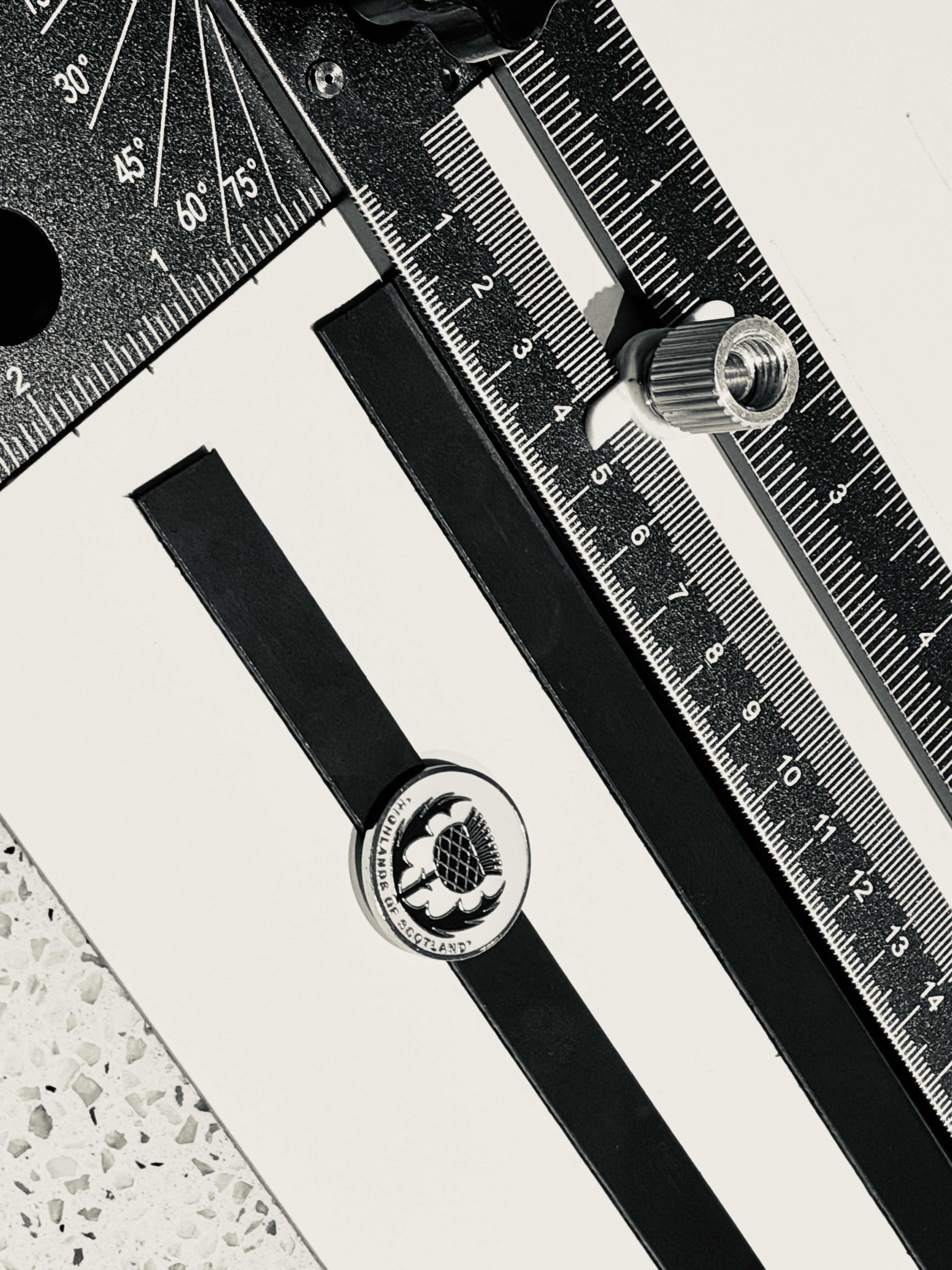 Precision measuring tools with golf ball marker on velvet strips